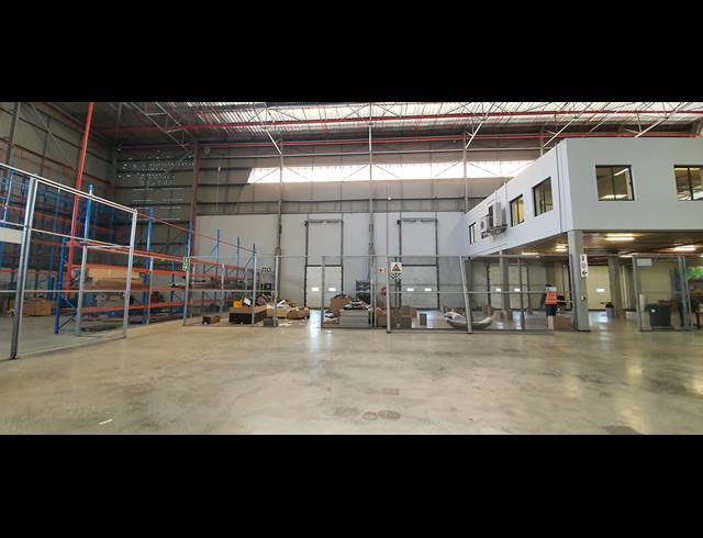 8,291M² WAREHOUSE TO LET IN WATERFALL